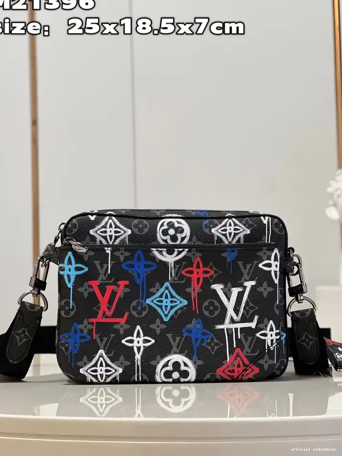 LOUIS MESSENGER TRIO VUITTON 0516